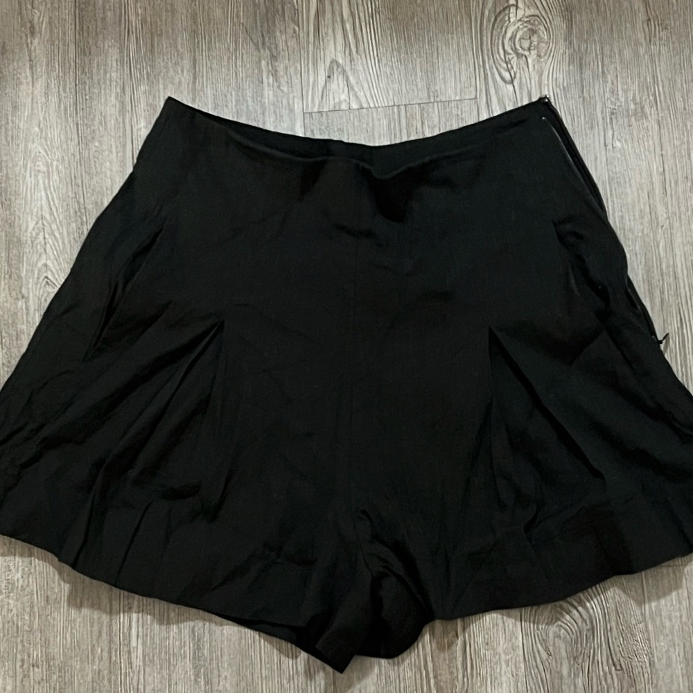 Vince Black Skorts with Flowy Design and Mid-Thigh Length